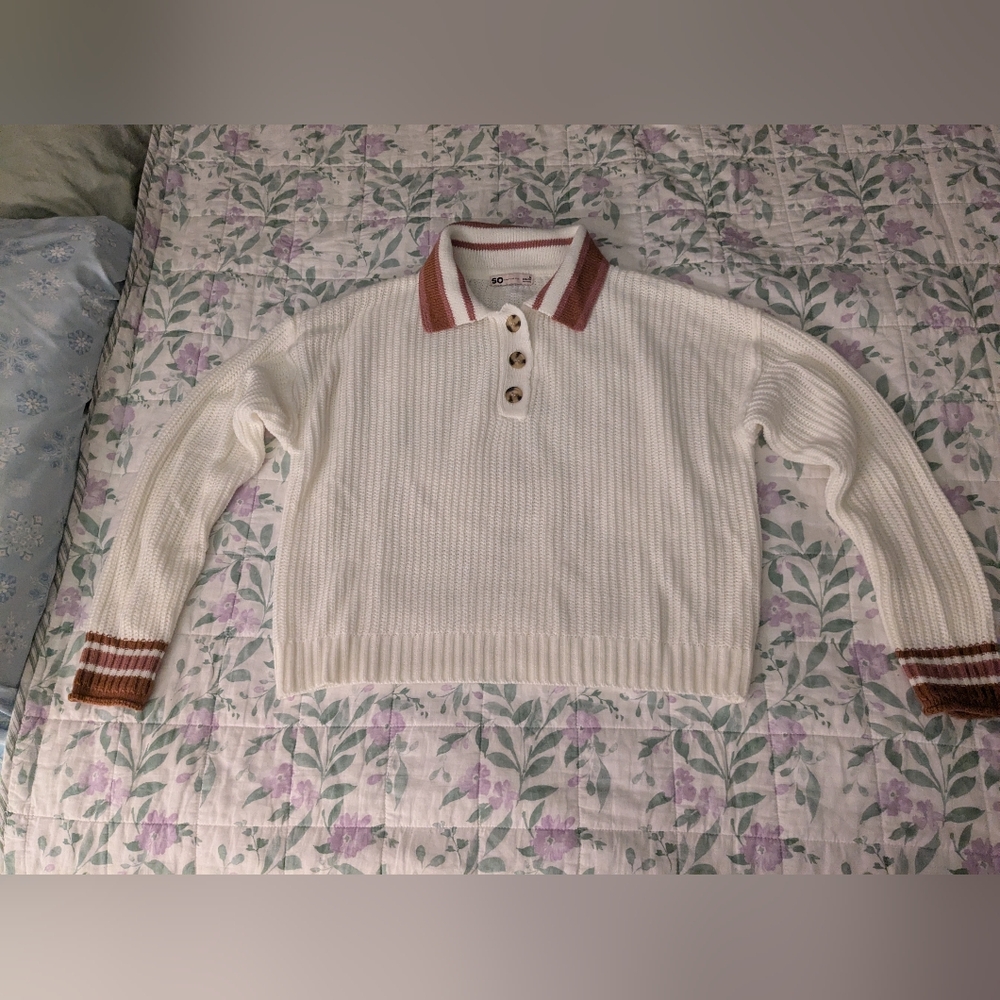 SO medium White And Pink Collared Knit Sweater